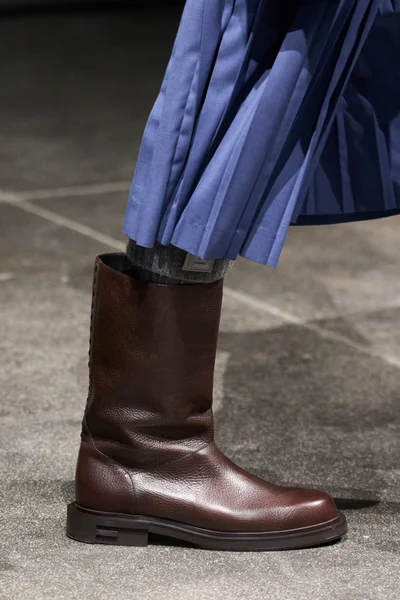 Look 30